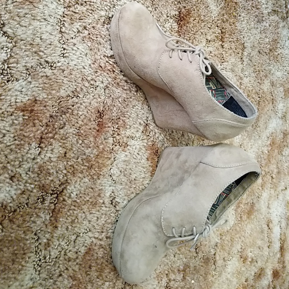 Wedge boots